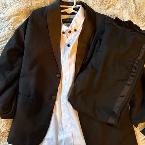 Andy & Evan boys 3 piece black suit size 4T